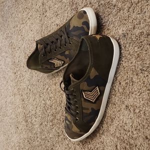 American Rag Sneakers, Size 9